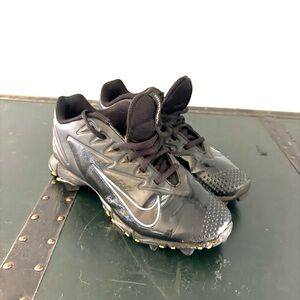 Boys Nike Black Cleats sz 3.5Y
